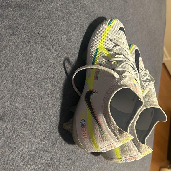 Nike phantom gt soccer cleats - Picture 2 of 3